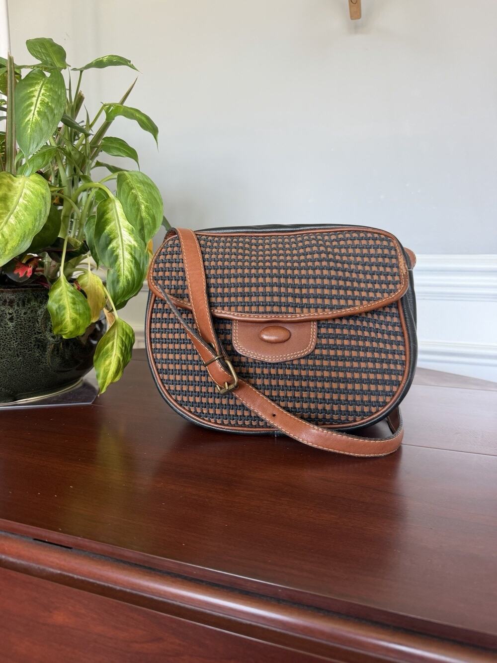Vtg Charles Klein Crossbody bag Woven Leather Italy Saddlebag Brown Black Boho